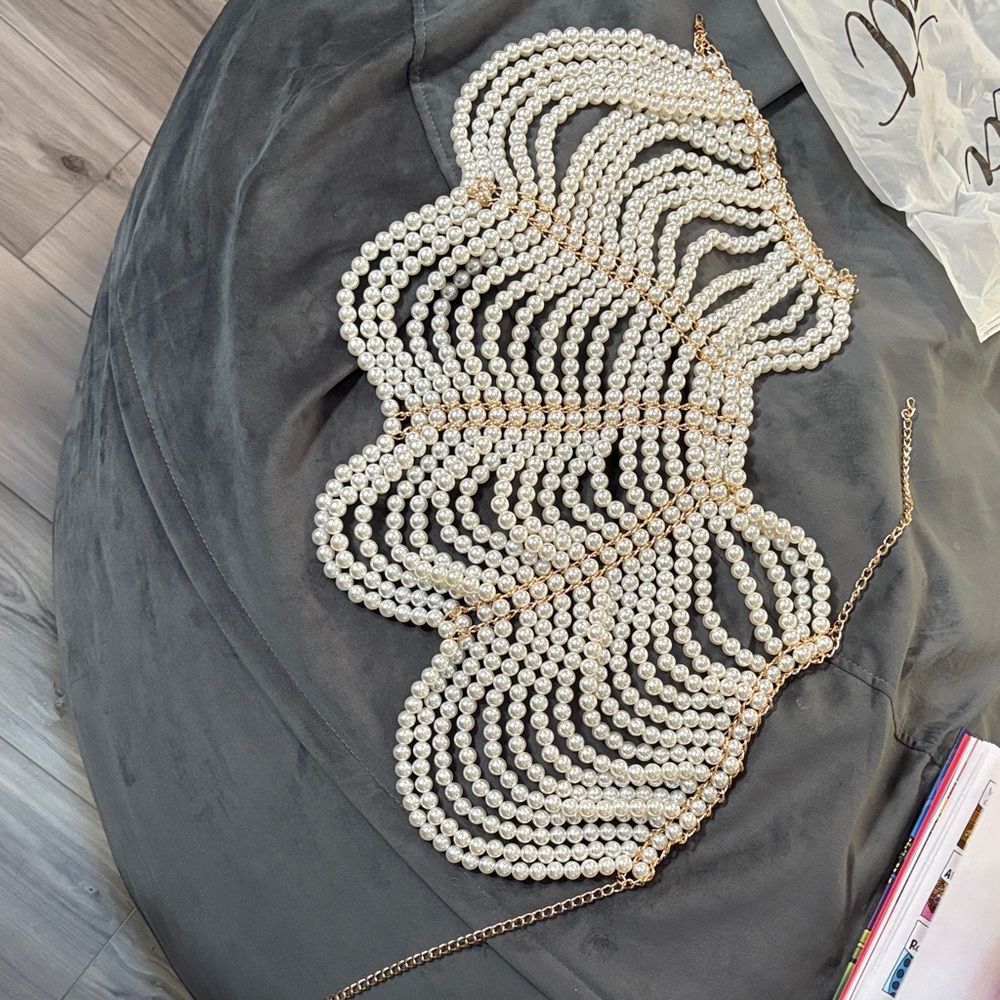 Elegant Pearl Beaded Capelet - Picture 2 of 6